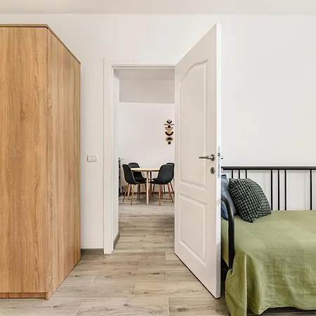 Cozy Near Old Town Agriselor Street *