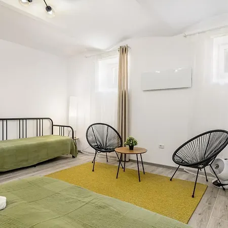 Cozy Near Old Town Agriselor Street *