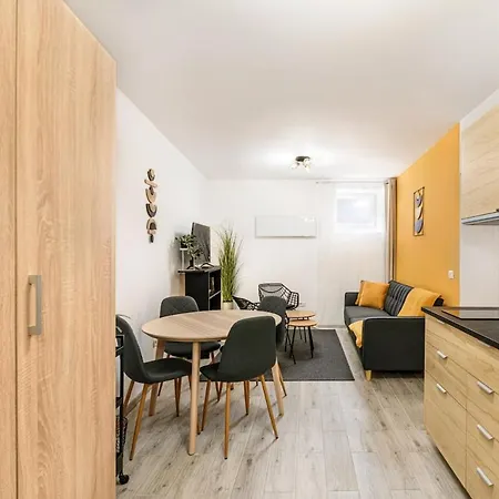 Cozy Near Old Town Agriselor Street *